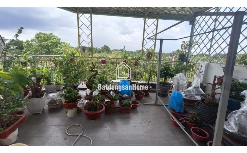 Bán nhà 3 tầng  đường Số 8, Long Phước, Q.9. DT 82m2, 3PN, SH, giá 4.6 tỷ. LH: 0933125879