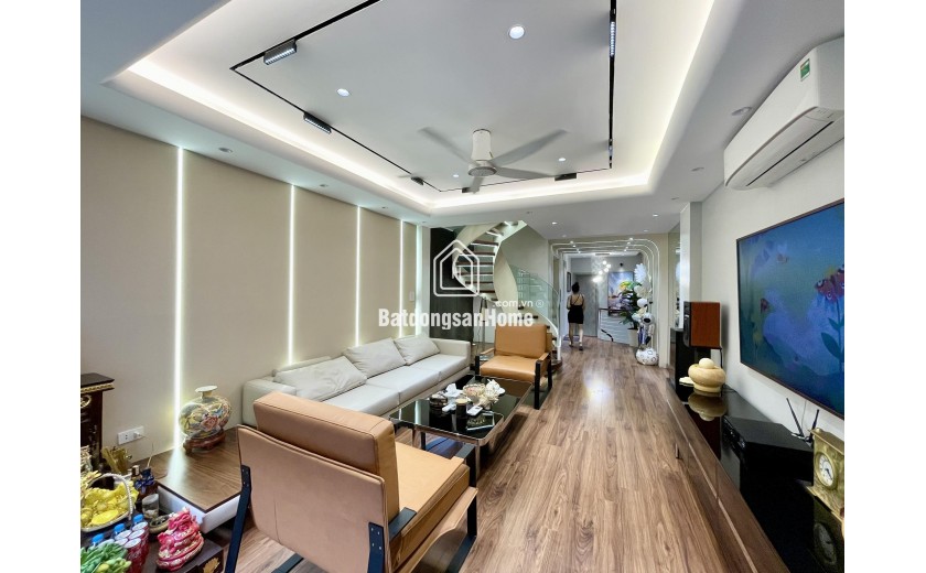 BÁN NHÀ HOÀNG CẦU, Ô TÔ, KD 40M 5 TẦNG MẶT TIỀN 4M 15 TỶ