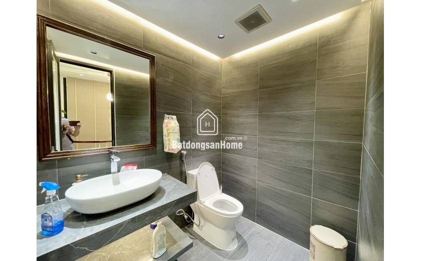 BÁN NHÀ HOÀNG CẦU, Ô TÔ, KD 40M 5 TẦNG MẶT TIỀN 4M 15 TỶ