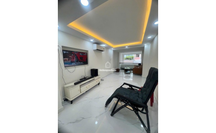 *Bán MTKD Ngay Chợ Nhật Tảo 5 Tầng Mới Keeng cn 39m 4PN Full nội thất -Chỉ 10 Tỷ Nhỉnh