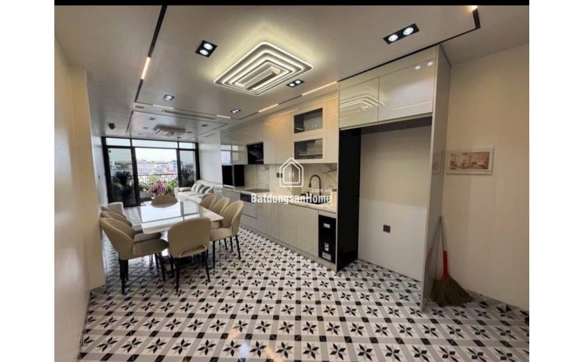 BÁN NHÀ- 45M,7 TẦNG TRUNG TÂM NGỌC LÂM NGUYỄN VĂN CỪ, ĐI BỘ RA CHỢ -20M RA PHỐ, THANG MÁY - GIÁ 8 TỶ