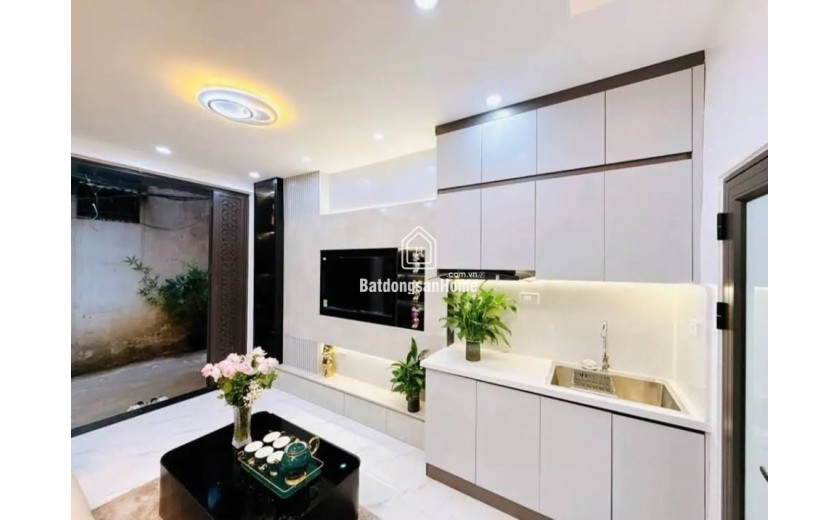 6.X tỷ - 43m, 5 tầng, BÁN NHÀ NGỌC THỤY - BỒ ĐỀ, LONG BIÊN 
Gần ô tô, gần bãi đỗ xe 24/24 tiện lợi