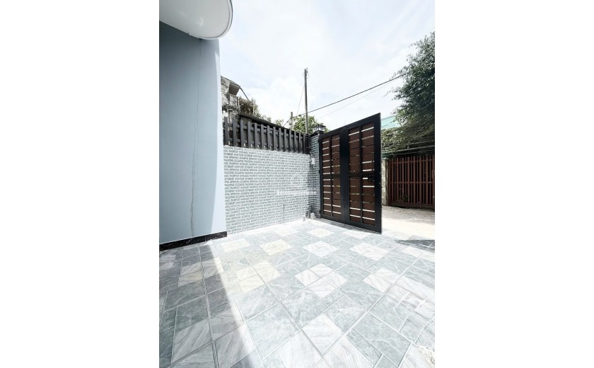 NHÀ 2 TẦNG ĐÚC 79M2, NỞ HẬU TÀI LỘC. Ô TÔ ĐỖ CỬA SÁT MẶT TIỀN DƯƠNG CÔNG KHI ,GẦN CHỢ NGÃ BA ÔNG TRÁC.