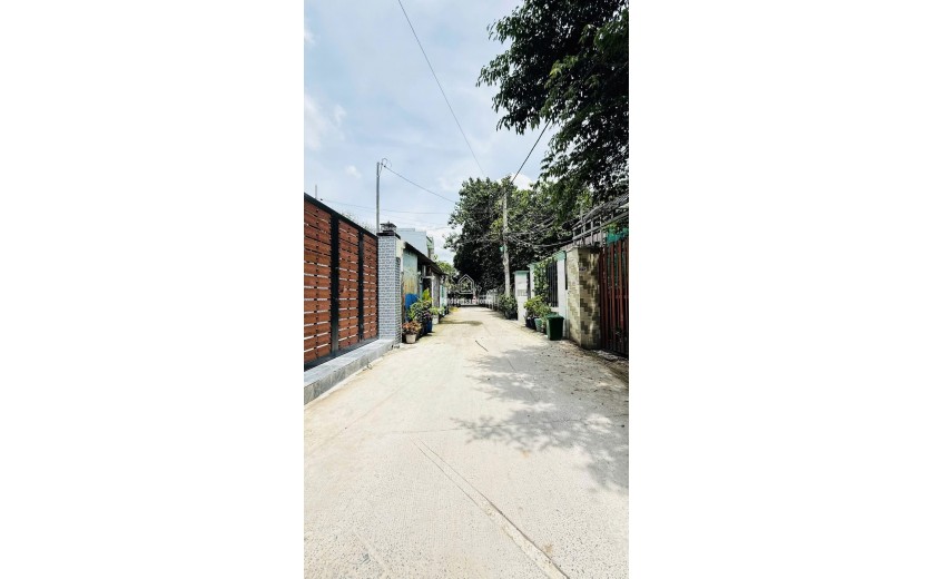 NHÀ 2 TẦNG ĐÚC 79M2, NỞ HẬU TÀI LỘC. Ô TÔ ĐỖ CỬA SÁT MẶT TIỀN DƯƠNG CÔNG KHI ,GẦN CHỢ NGÃ BA ÔNG TRÁC.