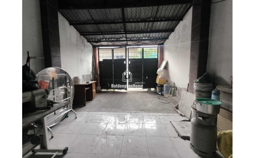 NHÀ 2 TẦNG 134M2 NGANG BỀ THẾ 8M TUYỆT ĐẸP, ĐANG CHIA LÀM 2 CĂN. HẺM XE TẢI THÔNG. TÂN XUÂN. HÓC MÔN