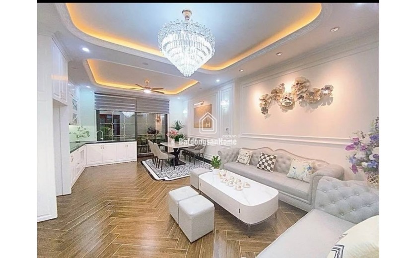 HIẾM BÁN NHÀ - 55M, 7 TẦNG TRUNG TÂM NGUYỄN VĂN CỪ, ĐI BỘ RA CHỢ -20M RA PHỐ, THANG MÁY - GIÁ 10 TỶ
