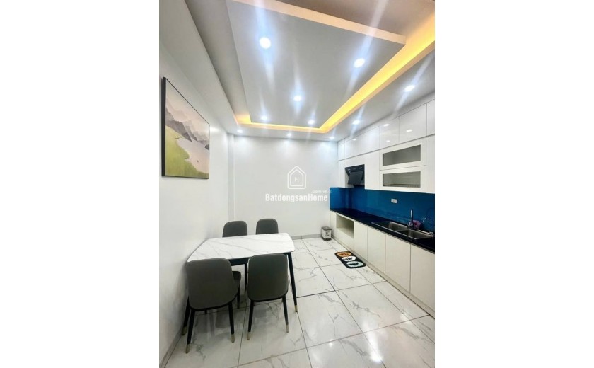 BÁN NHÀ ĐẸP NGỌC THUỴ-.9 TỶ 45M - 4 NGỦ - 20M RA MẶT PHỐ - Ô TÔ ĐỖ CỬA - KINH DOANH