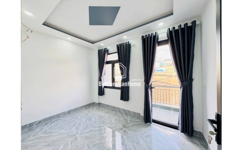 NHÀ 2 TẦNG LÔ GÓC 2 MẶT HẺM 38M2 HXH GẦN MẶT TIỀN BÙI VĂN NGỮ SÁT BÊN CHỢ NGÃ BA ĐÔNG QUANG. HIỆP THÀNH, Q.12