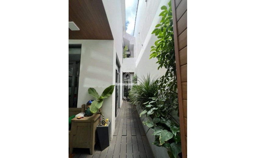 Bán nhà Biệt Thự Phố Thủ Đức, đường Số 27, 156m2, 3 tầng, 4PN, SH, giá 17.3 tỷ. LH: 0933125879