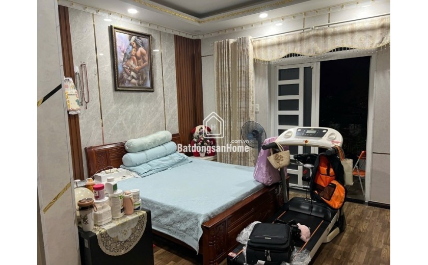 Bán nhà mặt phố 4 tầng, 100m2 đường Số 26, Tăng Nhơn Phú A, Q.9. Sổ hồng, giá 9.85  tỷ. LH: 0933125879