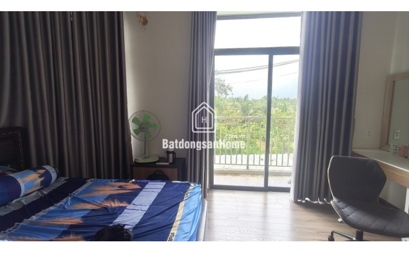 Bán nhà 3 tầng  đường Số 8, Long Phước, Q.9. DT 82m2, 3PN, SH, giá 4.6 tỷ. LH: 0933125879