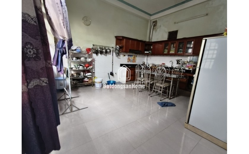 Bán nhà mặt phố Dương Đình Hội, Q.9, DT 130m2, 3 tầng, 5PN, SH, giá 15.9 tỷ.