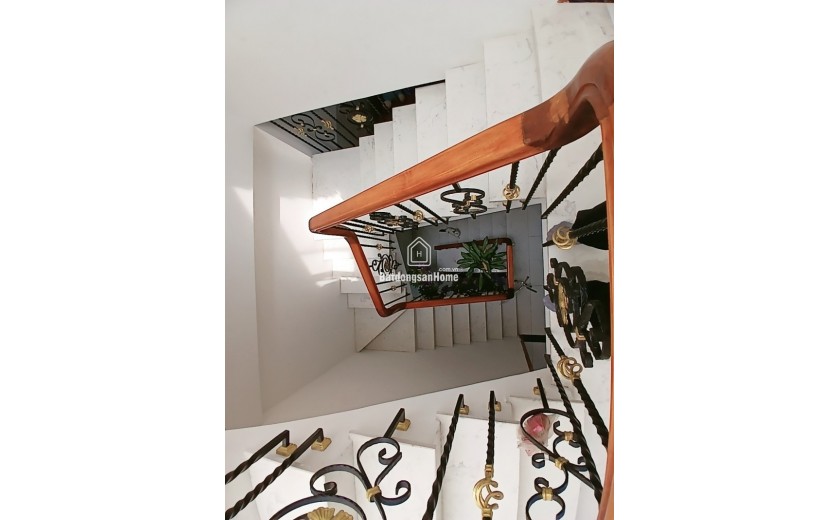 Bán nhà ngõ 311 Hiệp Phú, Q.9: 70m2, 3 tầng, 5PN, SH, 6.55  tỷ. LH: 0933125879