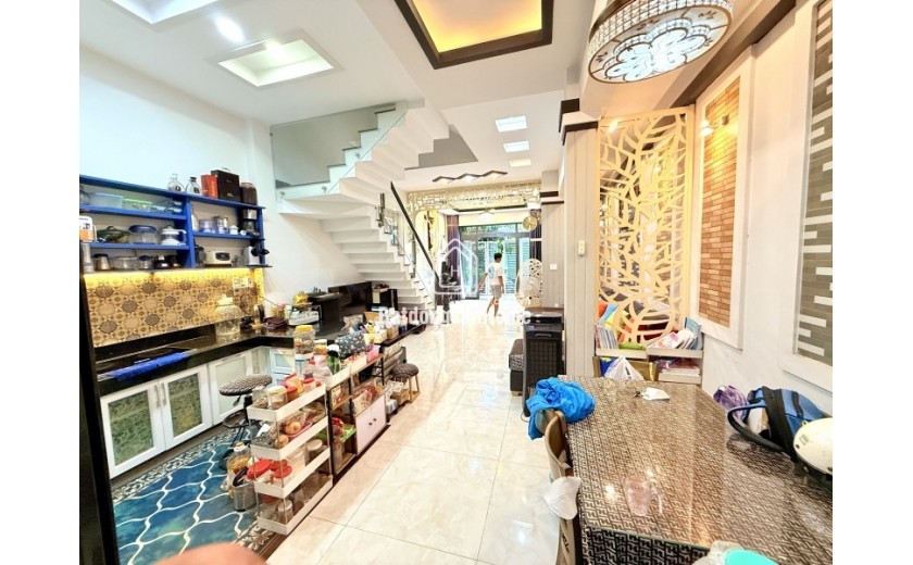 Bán nhà Tô Ngọc Vân, Linh Đông, Thủ Đức. 80m2, 4 tầng, 4PN, SH, 9.35  tỷ. LH: 0933125879