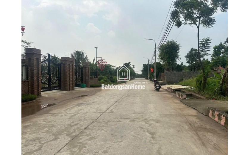 BÁN NHÀ VƯỜN TRỤC CHÍNH ĐƯỜNG TO RỘNG 2 CÔNG TEN NƠ TRÁNH NHAU VẪN RỘNG THOẢI MÁI