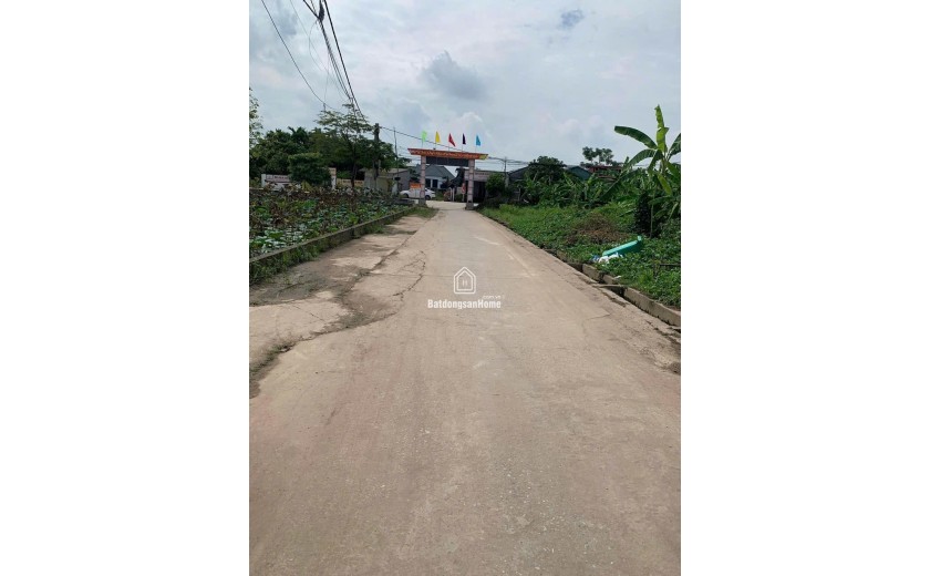 Bán lô góc 2 mặt thoáng Xâm Thị - Hồng Vân
Diện tích :  61.7m2(lô số 1)
