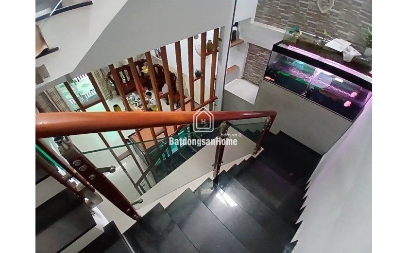 Bán nhà 3 tầng, 3PN đường Trần Thị Điệu, Q9, 95m2, SH, 7.4 tỷ. LH: 0933125879