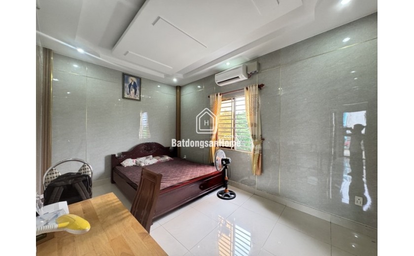 Bán nhà trong ngõ 50m2, 3 tầng, 4PN đường Số 8, Linh Xuân, Thủ Đức. Sổ hồng, giá 4.85  tỷ. LH: 0933125879