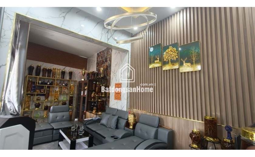 Bán nhà 3 tầng  đường Số 8, Long Phước, Q.9. DT 82m2, 3PN, SH, giá 4.6 tỷ. LH: 0933125879