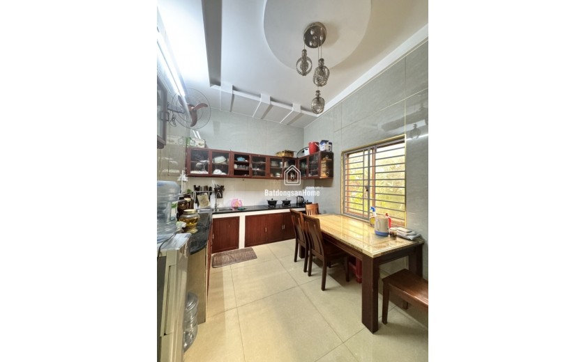 Bán nhà trong ngõ 50m2, 3 tầng, 4PN đường Số 8, Linh Xuân, Thủ Đức. Sổ hồng, giá 4.85  tỷ. LH: 0933125879