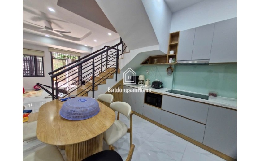 Bán nhà 3 tầng, 3PN , Phú Châu, Tam Bình, Thủ Đức. DT 54m2, SH, 7.2 tỷ. LH: 0933125879