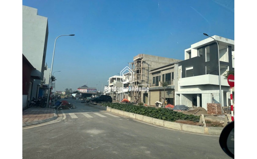 BÁN ĐẤT TÁI ĐỊNH CƯ XÂM ĐỘNG - VÂN TẢO