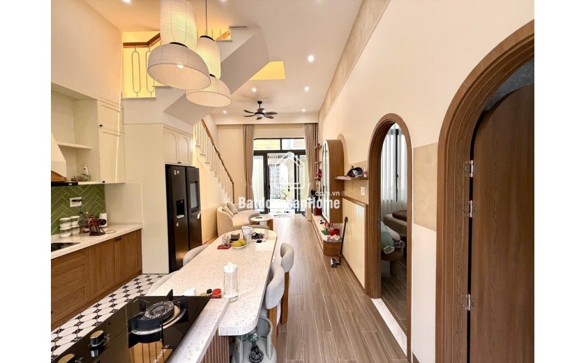 Nhà HXH Tam Phú, 93m2, Sát Phạm Văn Đồng, Giá 8.9 Tỷ, Gần Chợ Tam Hà