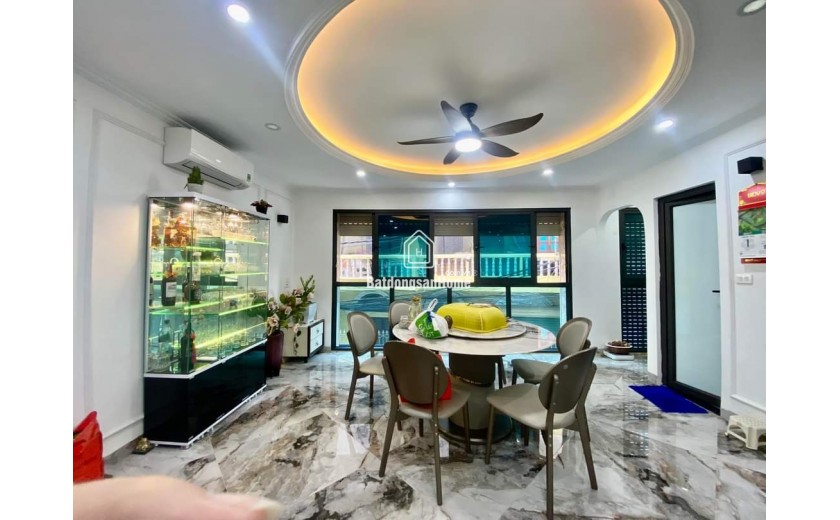 Nhà Đẹp Mới Toanh Phố Trạm, Lô Góc, Ngõ Thông Ôtô, Full Nội Thất, 35m2, 5 Tầng, Gía 6,5 Tỷ.