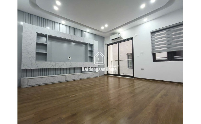 Hàng hiếm nhà Việt Hưng!mặt ngõ KD,120M,MT 5.5M,gara ô tô thang máy,giá đầu tư 16 tỷ