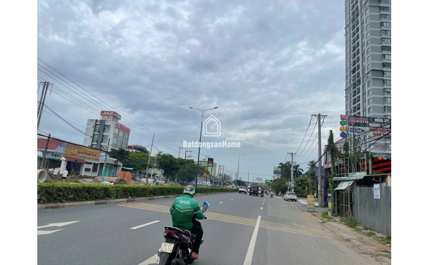 Chính chủ gửi bán nhà 343m2 chỉ 5,4 tỷ đường xe hơi