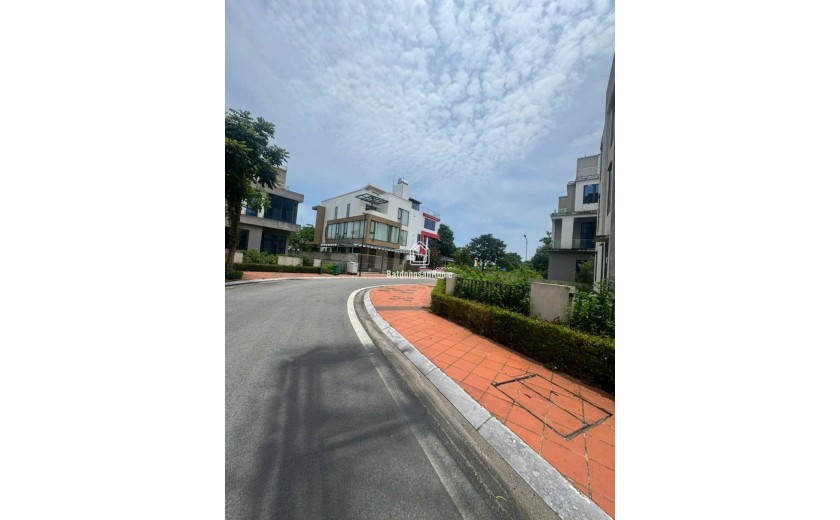 Bán Biệt thự Lan Viên Villas – Đặng Xá, Gia Lâm - 340m - dòng tiền tốt - vỉa hè , ô tô đỗ ,giá 66 tỷ