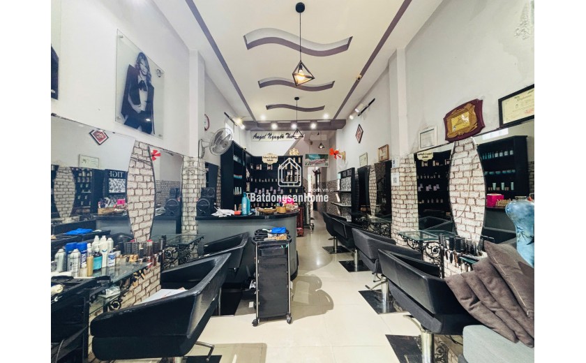 Bán nhà mặt phố Thảo Điền, Q.2. DT 68m2, 2 tầng, SH. Giá 15.5 tỷ. LH: 0902658927 (Hướng Đông)