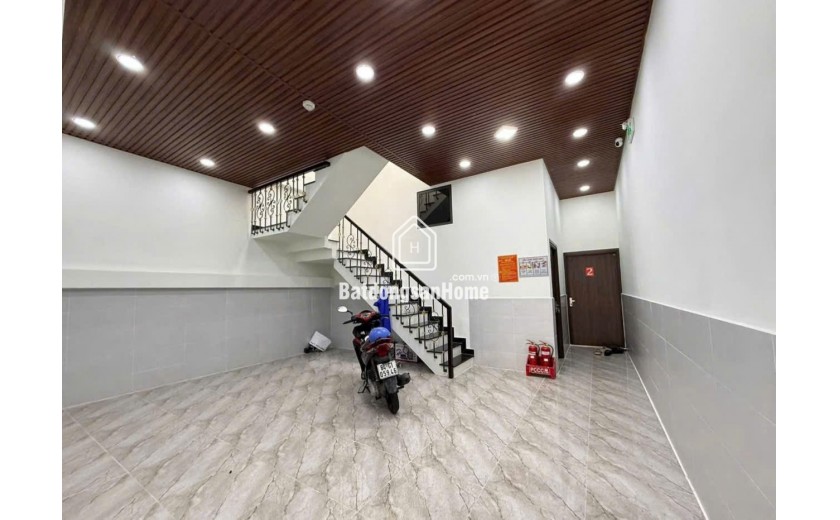 Bán Nhà Mặt Tiền Đường Ngay Đại Học Tôn Đức Thắng Quận 7 – Thu Nhập 80 Triệu/Tháng