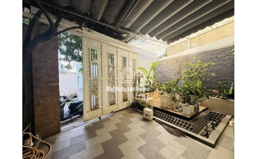 Bán nhà Thủ Đức, Linh Xuân, hẻm đường Số 8, 82m2, 4 tầng, 4PN, SH, 4.85  tỷ - LH: 0933125879