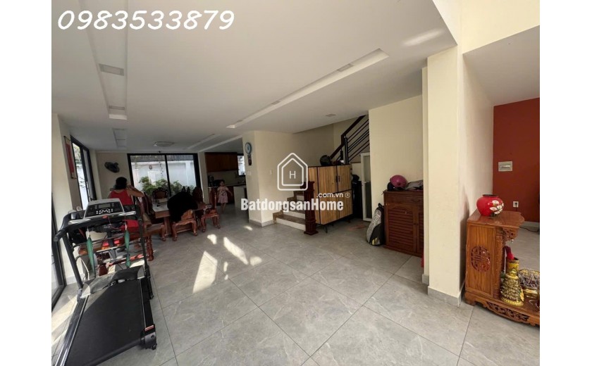 Biệt thự khu bên sông, Hiệp Bình Chánh, Thủ Đức - 198m2 x 4 tầng