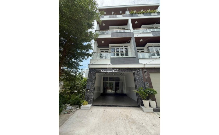 Bán nhà đẹp 4 tầng ,gần huỳnh tấn phát quận 7 nhà bè ,đường oto 8m