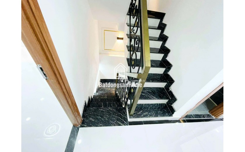 Bán Nhà Mới 3 Tầng, Hoàn Công Đủ, 43m², 6.9 Tỷ, Nguyễn Văn Quỳ, Quận 7  Phường Phú Thuận