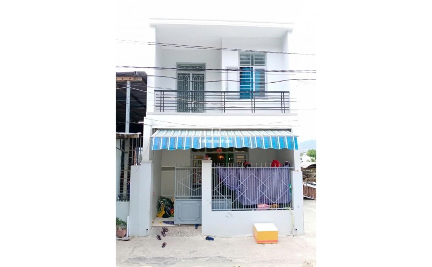 Bán Nhà 2 Tầng Cách Đường Ngô Đến 300m, Cách Đường 2/4 1km, Diện tích 50 m2 Giấy tờ tay có phường xác nhận nhà ở
