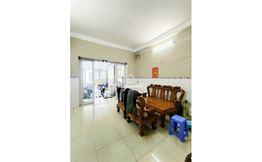 Bán nhà riêng 3 tầng, 97m2 Dương Đình Hội, Q.9. Sổ hồng, 2PN, giá 4.65 tỷ. LH: 0933125879