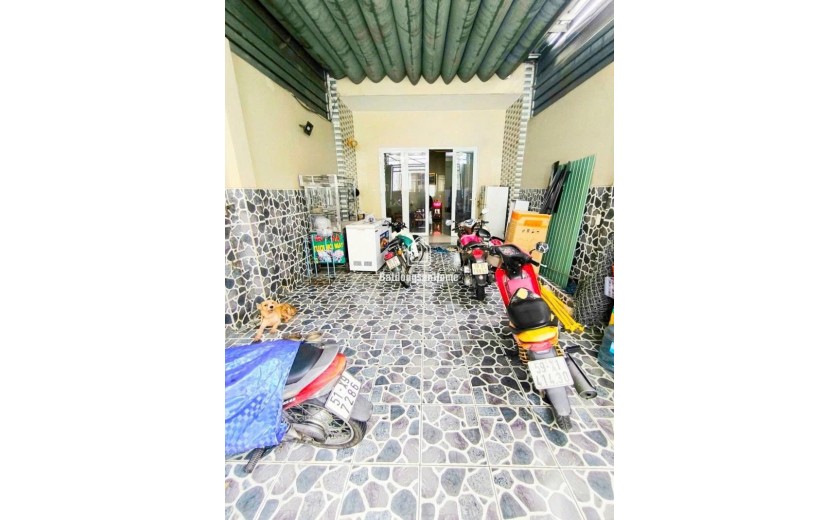 Bán nhà riêng 3 tầng, 97m2 Dương Đình Hội, Q.9. Sổ hồng, 2PN, giá 4.65 tỷ. LH: 0933125879