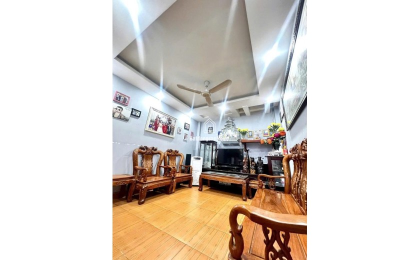 Bán nhà hẻm 198, Phước Long A, Q.9. 46m2, 5 tầng, 3PN, SH. Giá 4.5 tỷ. LH: 0933125879