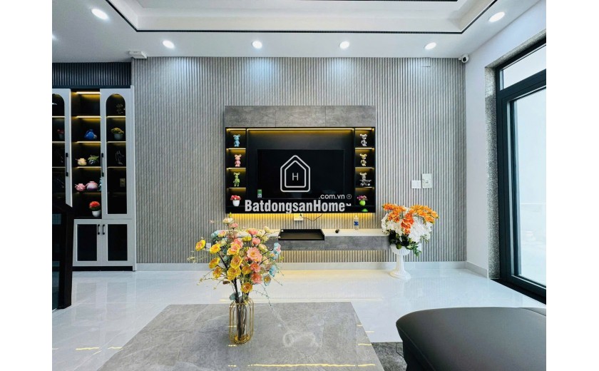 chính chủ bán gấp nhà đẹp hxh full nội thất giá chỉ 7.45 tỷ tại quận 7