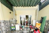 Bán nhà riêng 3 tầng, 97m2 Dương Đình Hội, Q.9. Sổ hồng, 2PN, giá 4.65 tỷ. LH: 0933125879