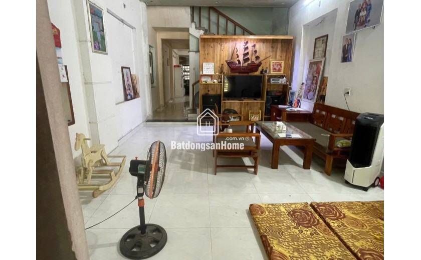 Bán đất tặng nhà 2 tầng, MT Hoàng Công Chất, ngay bãi tắm Sơn Thủy, 90m2, chỉ 7 tỷ