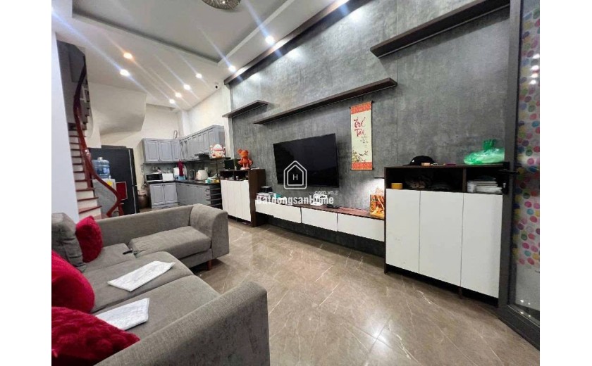 BÁN NHÀ NGỌC LÂM – 35M² x 5TẦNG – GIÁ HƠN 7 TỶ – FULL NỘI THẤT