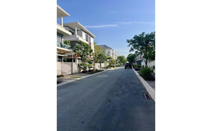 HIẾM BÁN PHỐ ĐÔNG VILLGAE Q2 CŨ TP HCM
