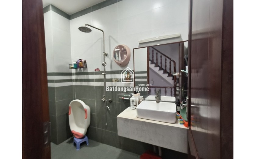 Bán nhà  Linh Xuân, TPHCM, đường Số 8, 62m2, 3 tầng, 3PN. Sổ hồng, giá 5.9 tỷ. LH: 0933125879