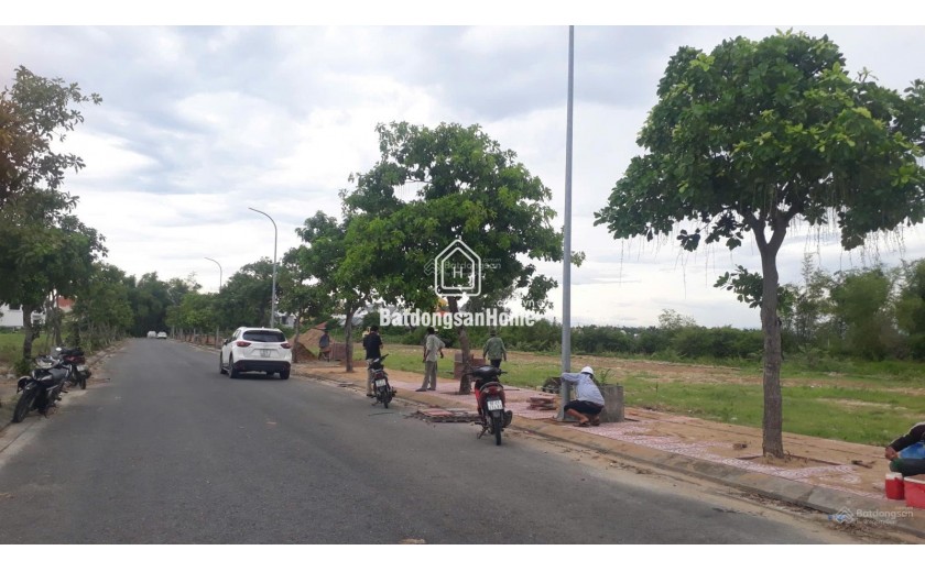 Bán đất mặt tiền đường Lê Hồng Phong nối dài trục 13,5m, khu Lâm Sa - Tu Lễ - Tp.Hội An