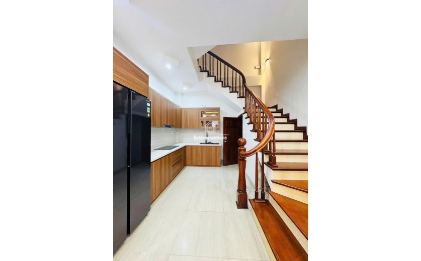 Bán nhà 35m², 5 tầng Ngọc Thụy Long Biên
