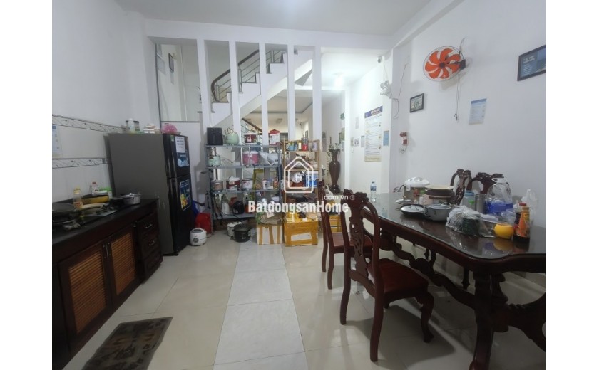 Bán nhà mặt tiền  đường Số 8, Tăng Nhơn Phú, TP HCM,  DT 130m2, 3 tầng, 5PN, sổ hồng. Giá 11.6 tỷ.